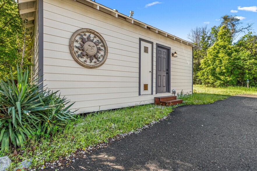 More Photos Of 320 Taylor Rd, Newcastle Specialty For Sale