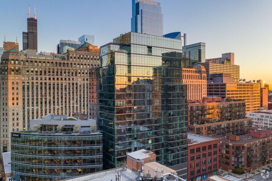 More Photos Of 221 W Hubbard St, Chicago Apartments For Lease