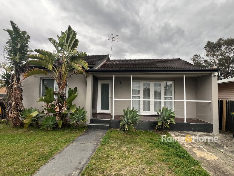 Primary Photo Of 5 Alfred St, Umina Beach Office For Lease