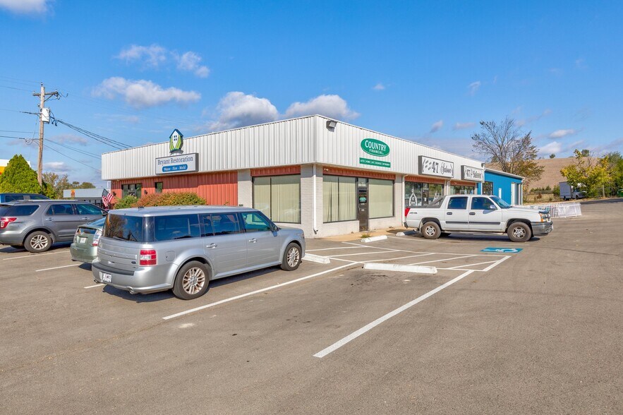 More Photos Of 516-522 Benham St, Bonne Terre Office For Lease