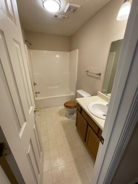 More Photos Of 224 Garfield St, McMinnville Apartments For Sale