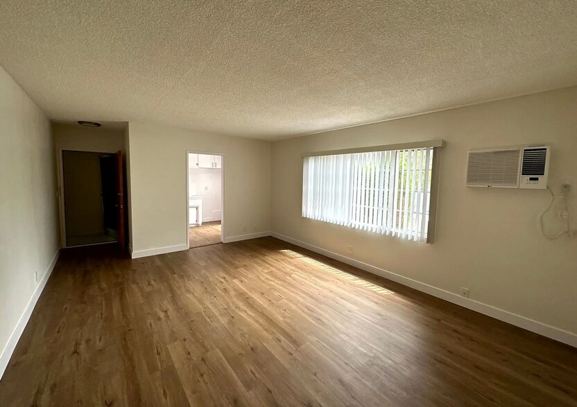 More Photos Of 233 N Hollywood Way, Burbank Apartments For Sale