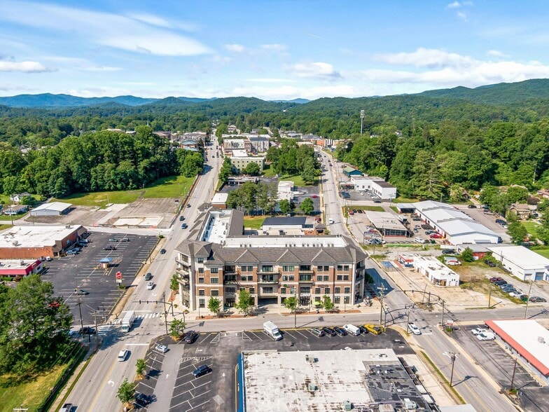 29 W French Broad St, Brevard, NC 28712 Apartments For Sale
