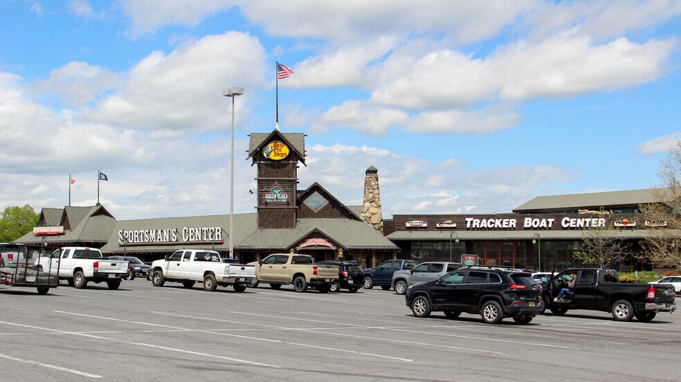 More Photos Of 1620-1622 Clark Street Rd, Auburn General Retail For Lease