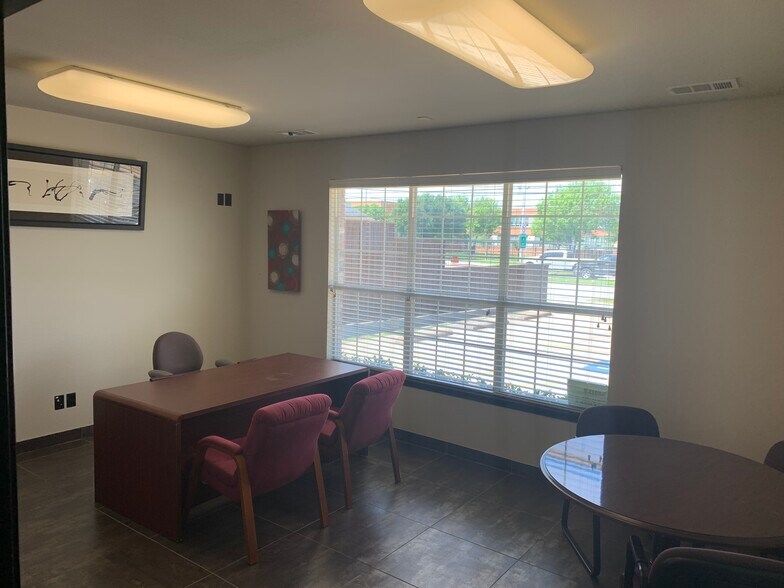 More Photos Of 2920 Inwood Rd, Dallas Office For Lease
