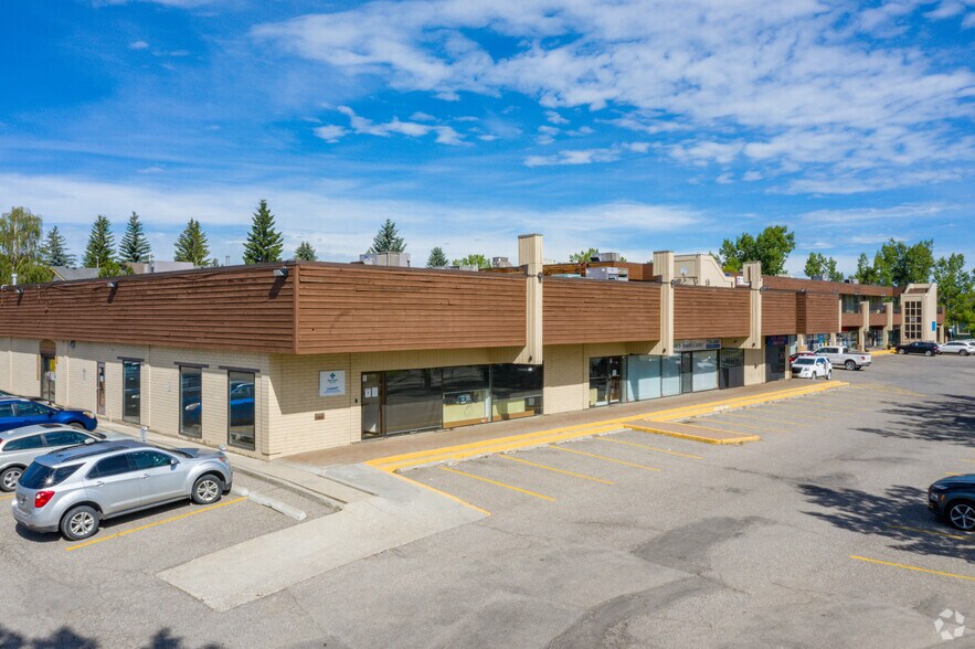 More Photos Of 523 Woodpark Blvd SW, Calgary Storefront For Lease