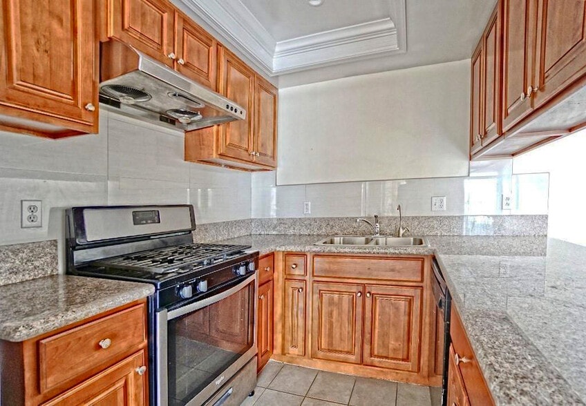 More Photos Of 933 New Depot St, Los Angeles Apartments For Sale