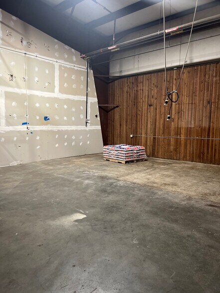 More Photos Of 340 Greenbrier Dr, Charlottesville Manufacturing For Lease