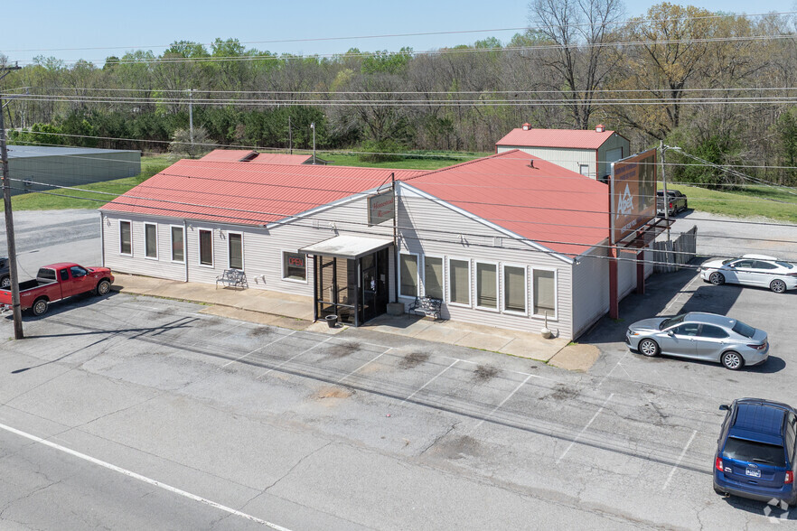 Primary Photo Of 1331 Highway 100, Centerville Restaurant For Sale