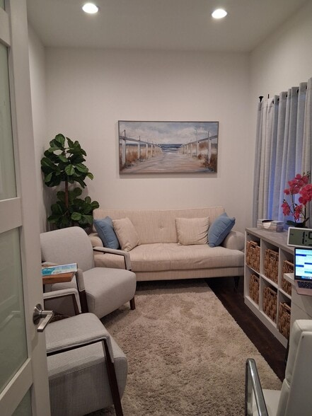 More Photos Of 4165-4169 Clark Rd, Sarasota Office For Sale