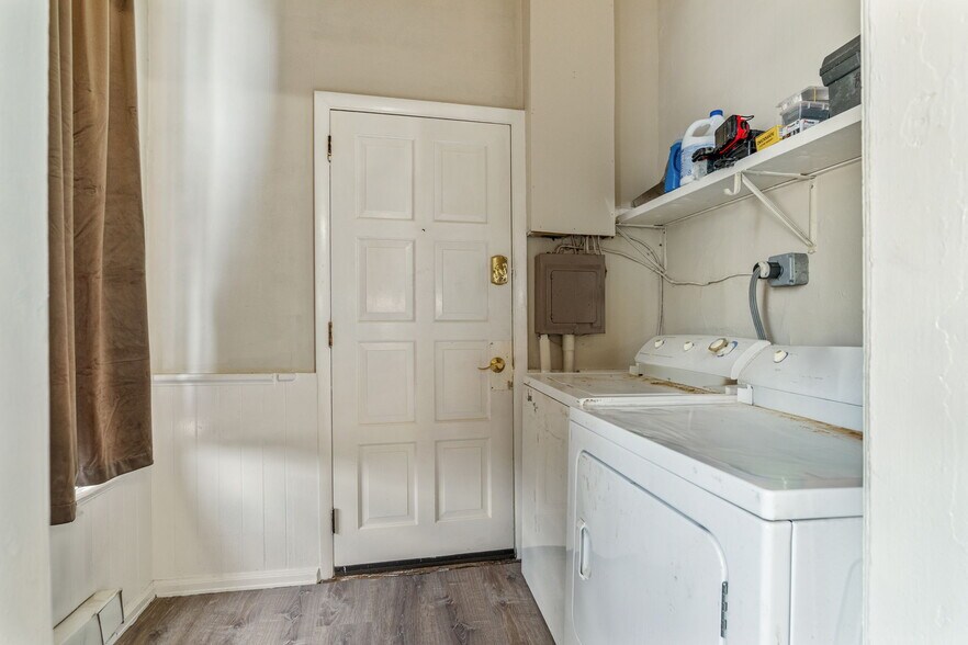 More Photos Of 462-470 2nd Ave, Troy Storefront Retail Residential For Sale