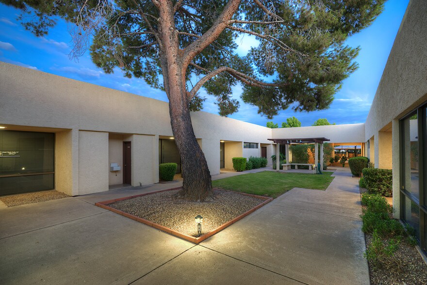 More Photos Of 4643 E Thomas Rd, Phoenix Office For Lease