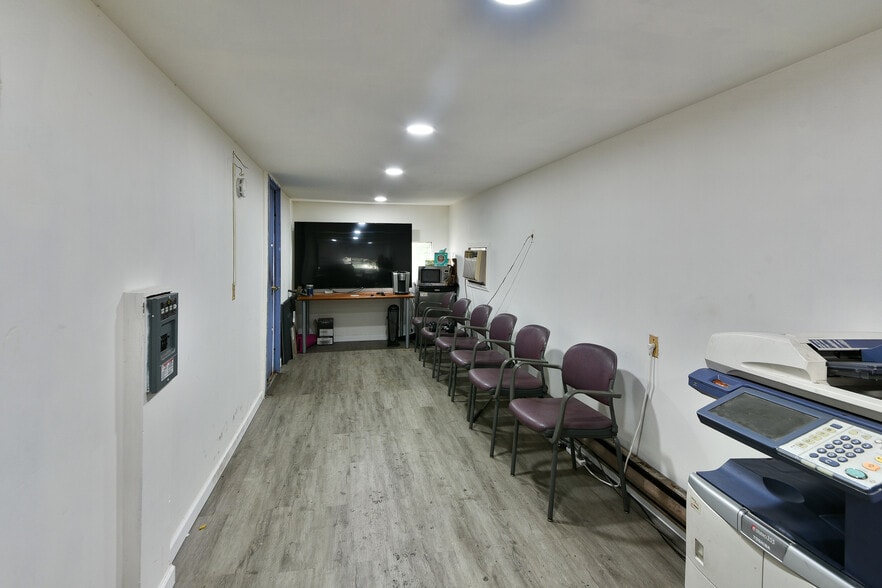 More Photos Of 601 W Fisher St, Philadelphia Warehouse For Sale