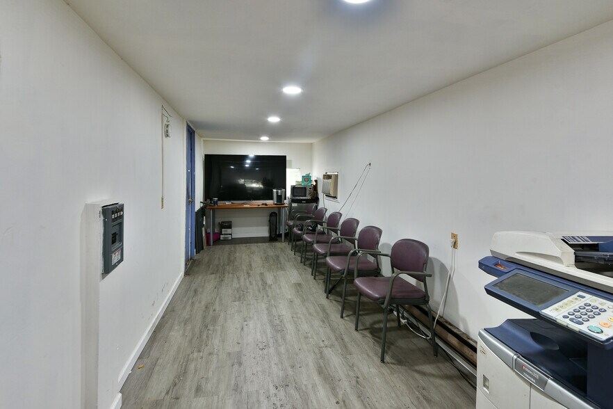 More Photos Of 601 W Fisher St, Philadelphia Warehouse For Sale
