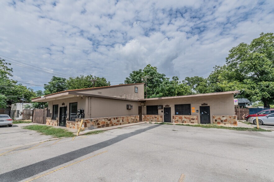 More Photos Of 1006 West Ave, San Antonio Freestanding For Sale