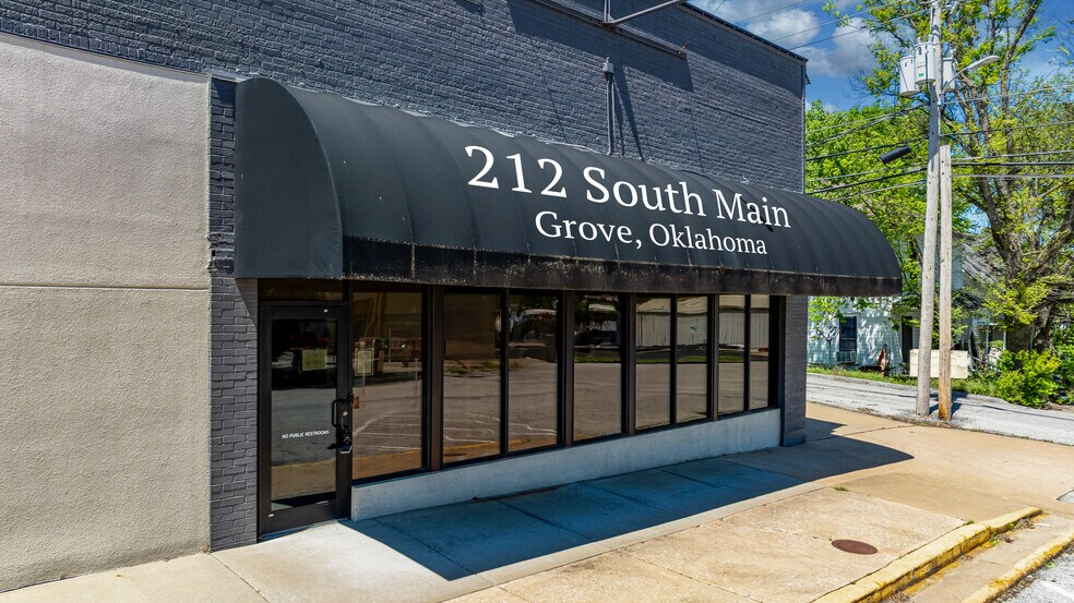 More Photos Of 212 S Main St, Grove Office For Sale