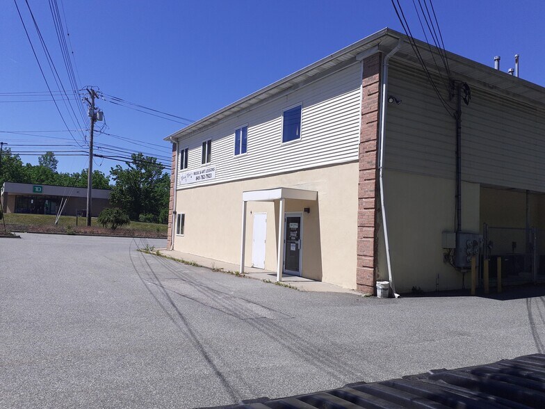 More Photos Of 520 NY-17M, Monroe Storefront Retail Office For Lease