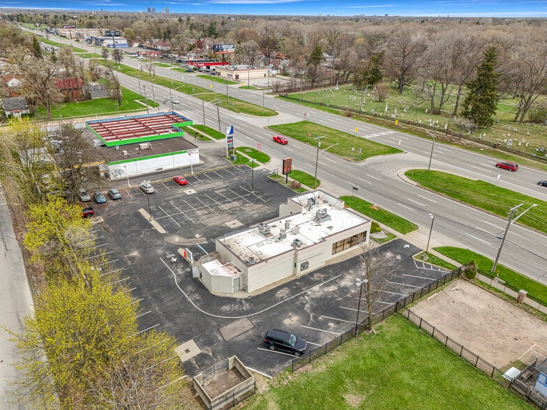 More Photos Of 15839 Telegraph Rd, Redford Township Fast Food For Lease