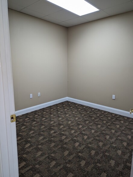 More Photos Of 2104 Delta Way, Tallahassee Office For Sale
