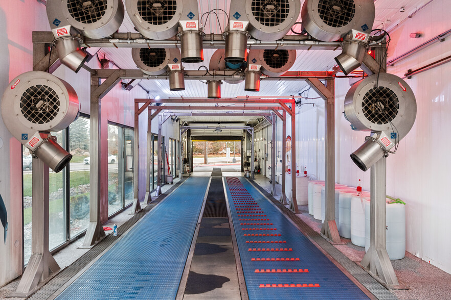 More Photos Of 10592 W State St, Boise Carwash For Sale