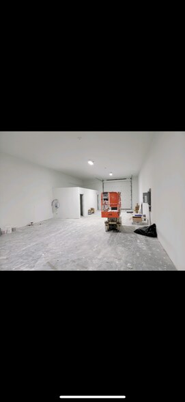 More Photos Of 49 Crystal Ln, Sanbornville Warehouse For Lease