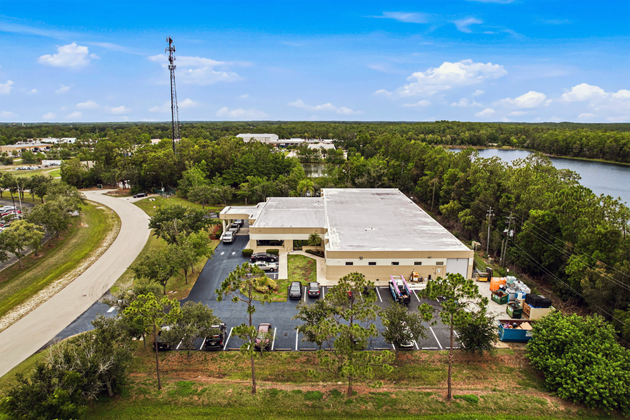 More Photos Of 10061 Amberwood Rd, Fort Myers Flex For Lease