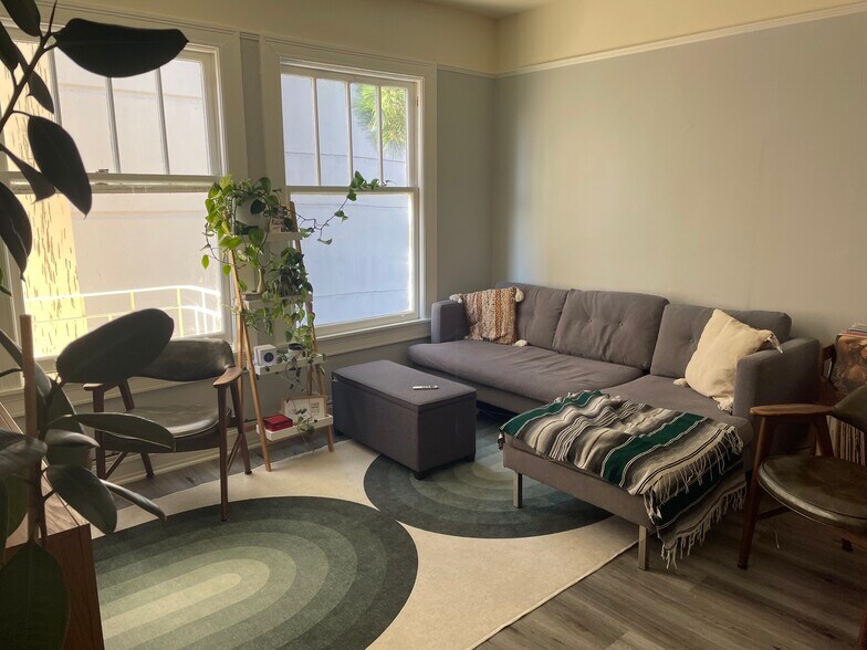 More Photos Of 1586 Folsom St, San Francisco Apartments For Sale