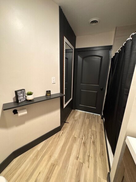 More Photos Of 2400 24th St, Rock Island Office Residential For Lease