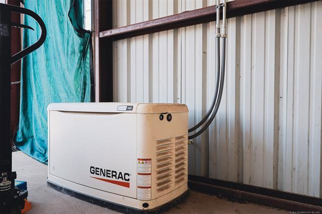 More Photos Of 114 S A St, Skiatook Warehouse For Sale