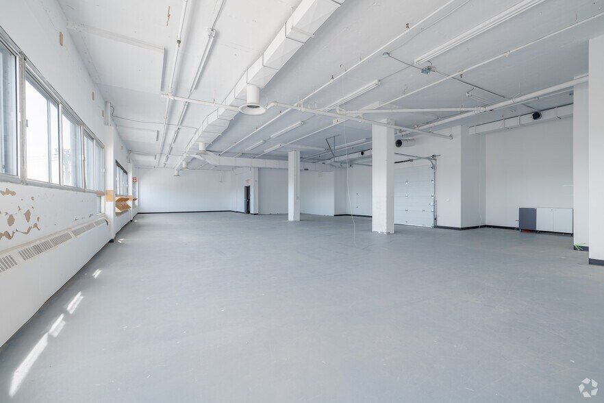 More Photos Of 5550 Rue Fullum, Montréal Loft Creative Space For Lease