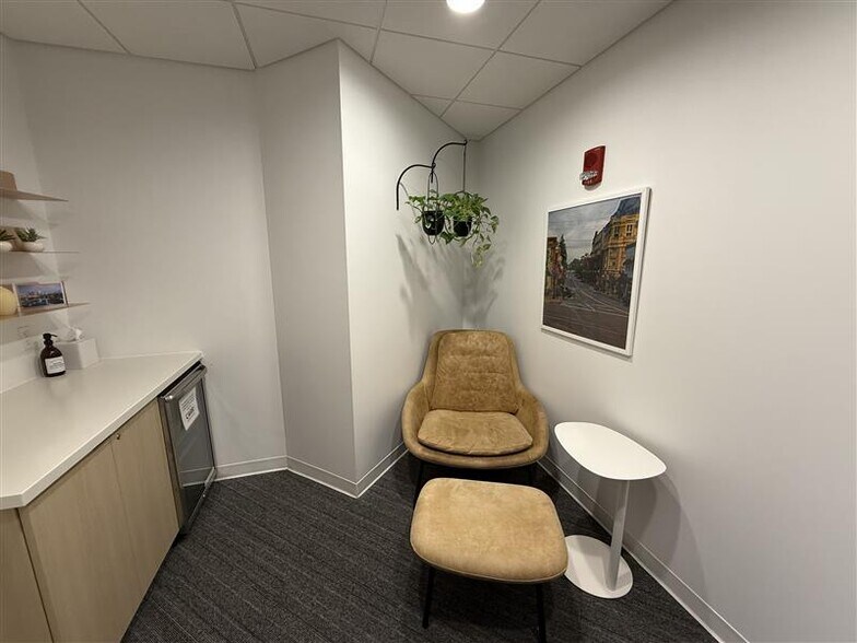 More Photos Of 310 E 96th St, Indianapolis Office For Lease