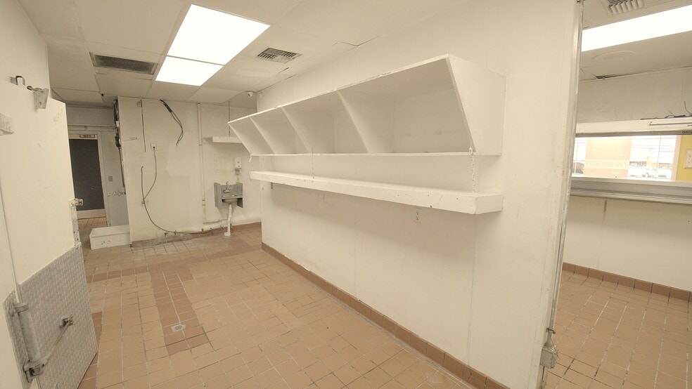 More Photos Of 2032 Montreal Rd, Tucker Fast Food For Sale