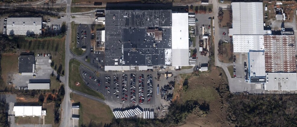 More Photos Of 325 Industrial Ave, Morristown Manufacturing For Lease