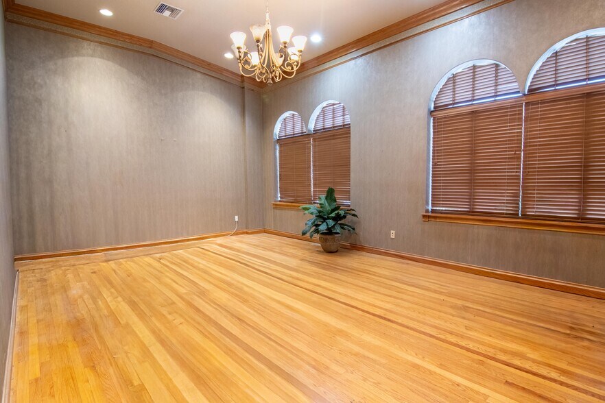 More Photos Of 757 Arlington Ave N, Saint Petersburg Office For Sale