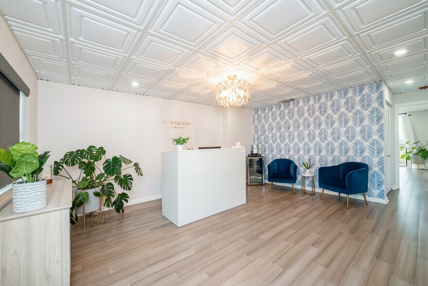 Primary Photo Of 2335 Tamiami Trl N, Naples Medical For Sale