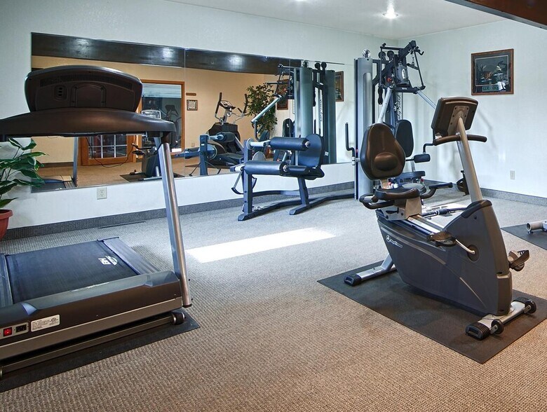 More Photos Of 1015 S Haynes Ave, Miles City Hotel For Sale