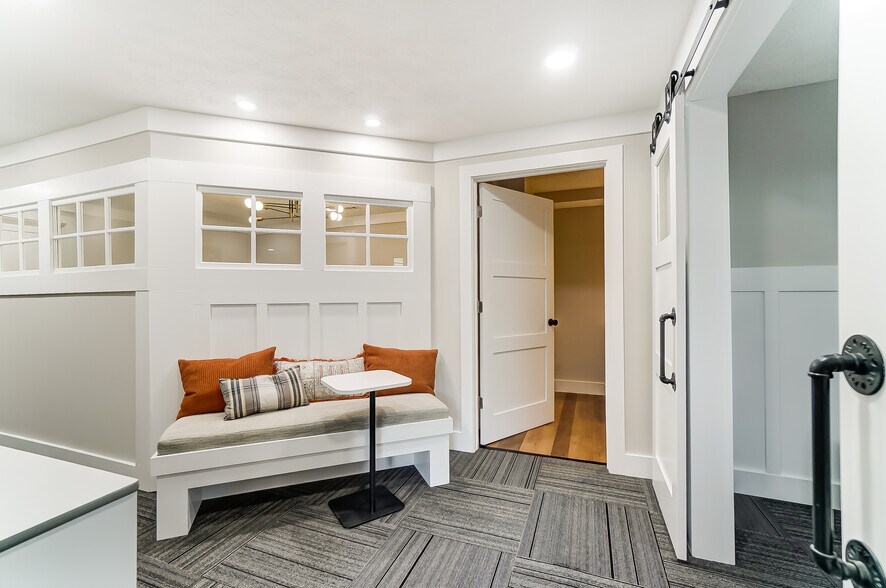 More Photos Of 15 Commercial Way, Springboro Medical For Sale