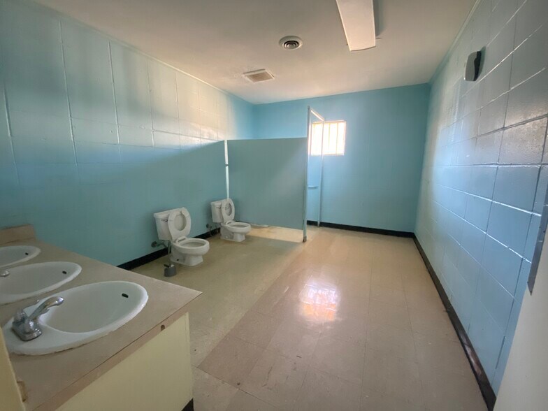 More Photos Of 120 Head Start Ln, Pearl Office For Sale