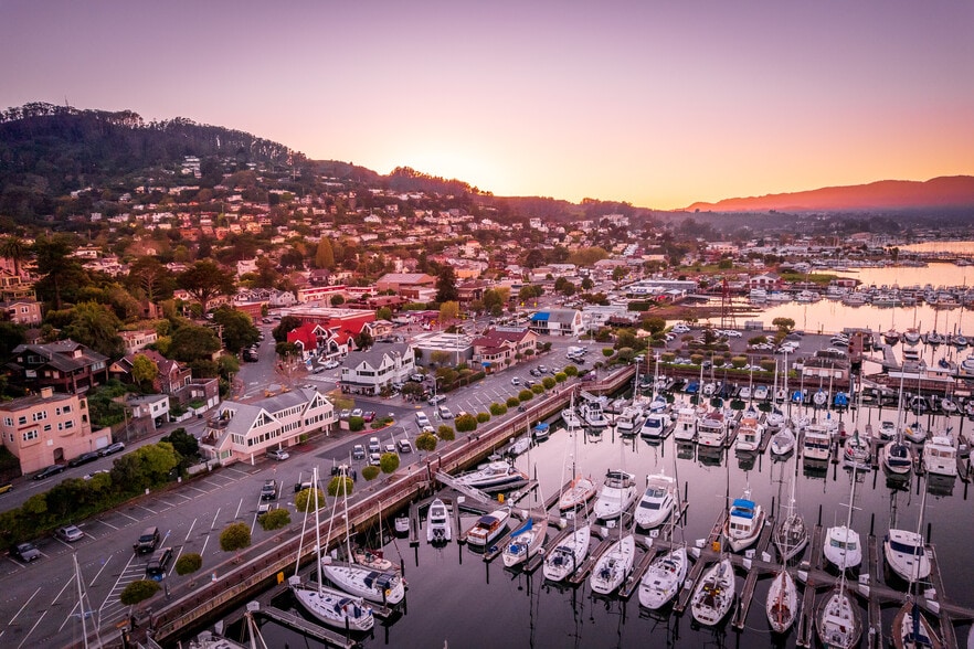 More Photos Of 900 Bridgeway, Sausalito Medical For Sale