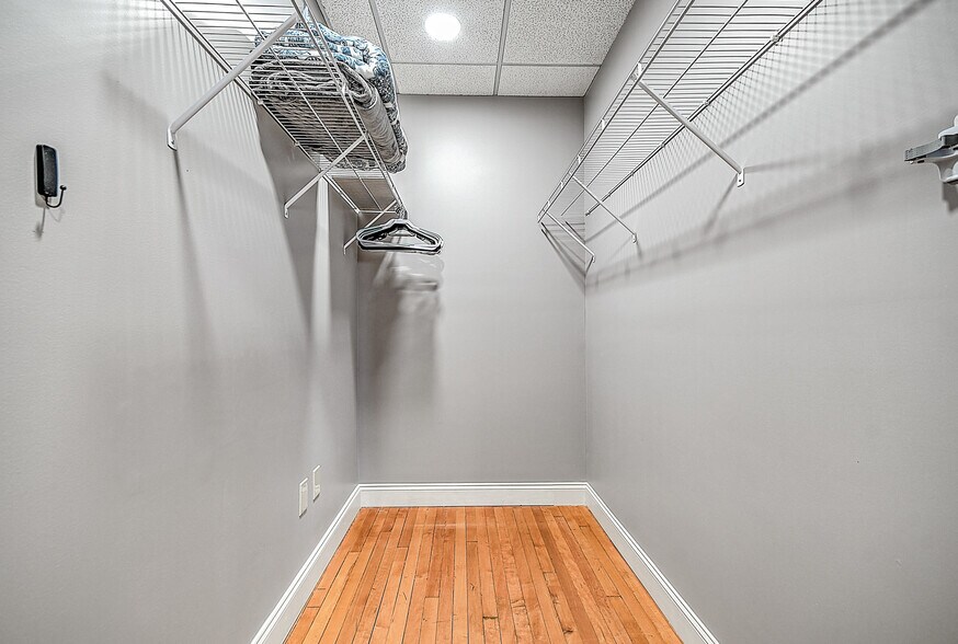 More Photos Of 220 Broad St, Kingsport Flex For Sale