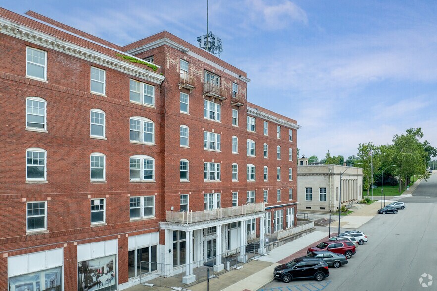 More Photos Of 217 Marquette St, LaSalle Hotel For Sale