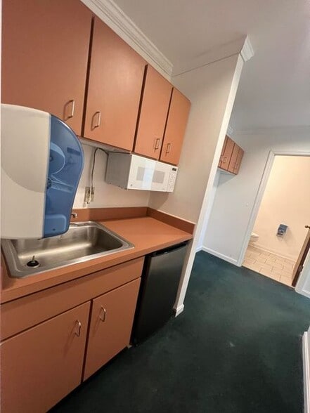 More Photos Of 230-236 Thomas More Pky, Crestview Hills Medical For Lease