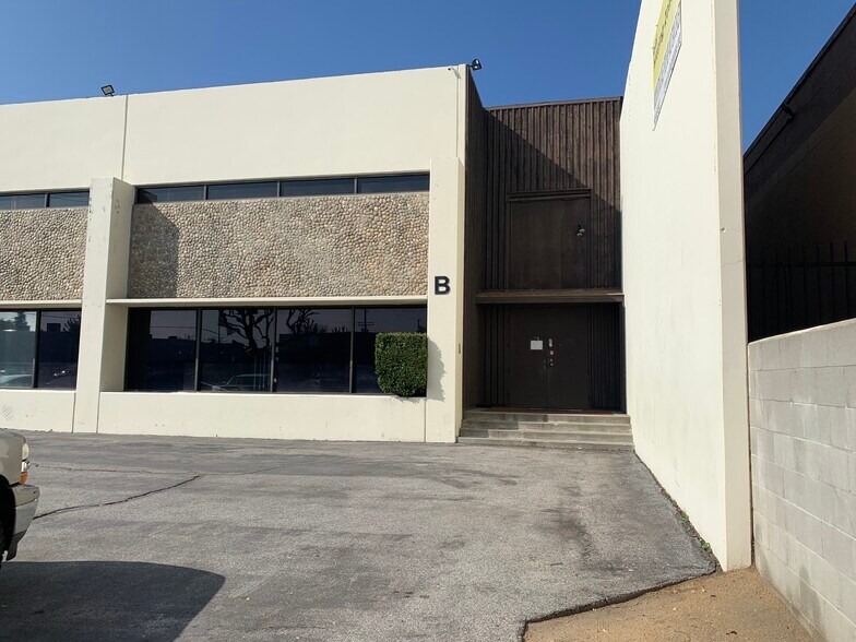 More Photos Of 8929 Oso Ave, Chatsworth Manufacturing For Lease