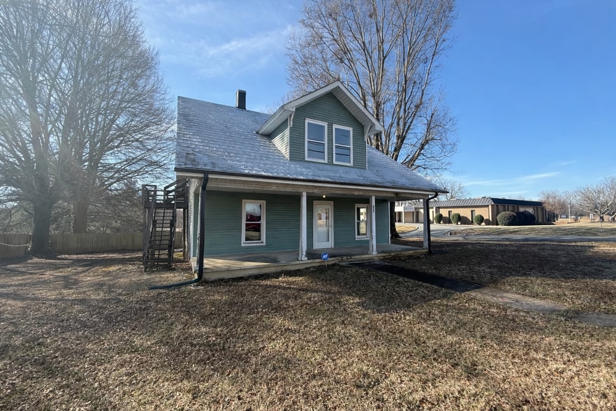 Primary Photo Of 295 Bethania Rural Hall Rd, Rural Hall Office For Sale