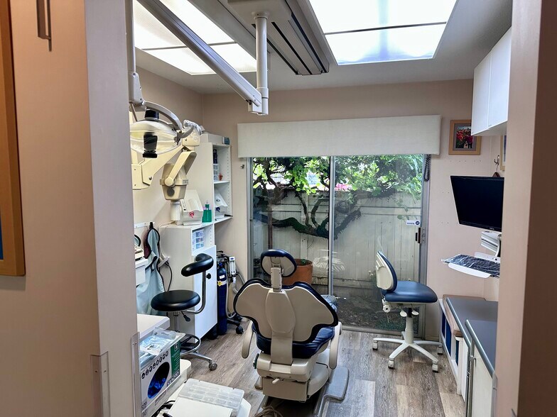 More Photos Of 6227 SE Powell Blvd, Portland Medical For Sale