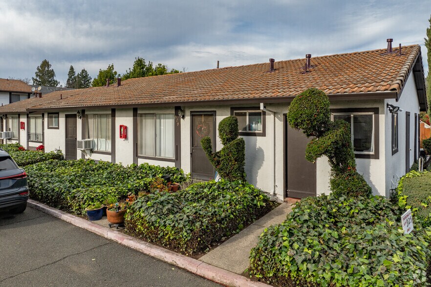 Primary Photo Of 323 2nd St E, Sonoma Apartments For Sale