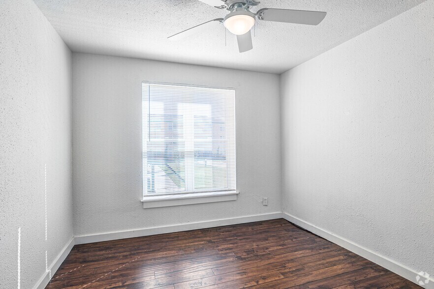 More Photos Of 701 Culbertson Dr, Oklahoma City Apartments For Sale
