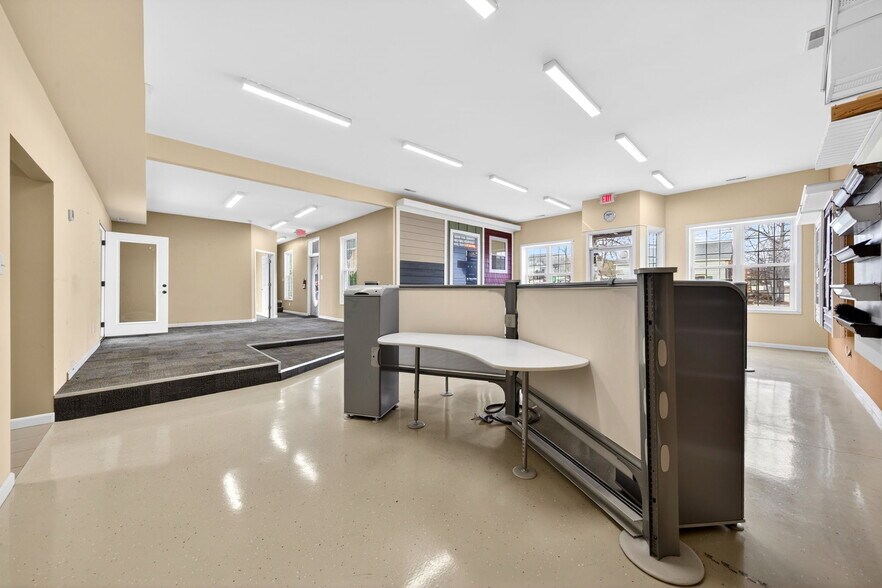 More Photos Of 114-116 E Orleans St, Pacific Office For Sale