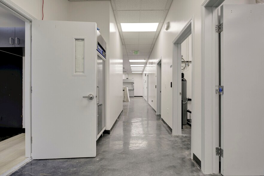 More Photos Of 18417 Bryant St, Northridge Service For Sale