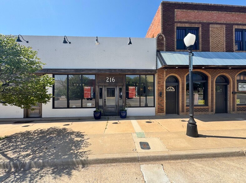 Primary Photo Of 216 W Broadway Ave, Elk City General Retail For Sale